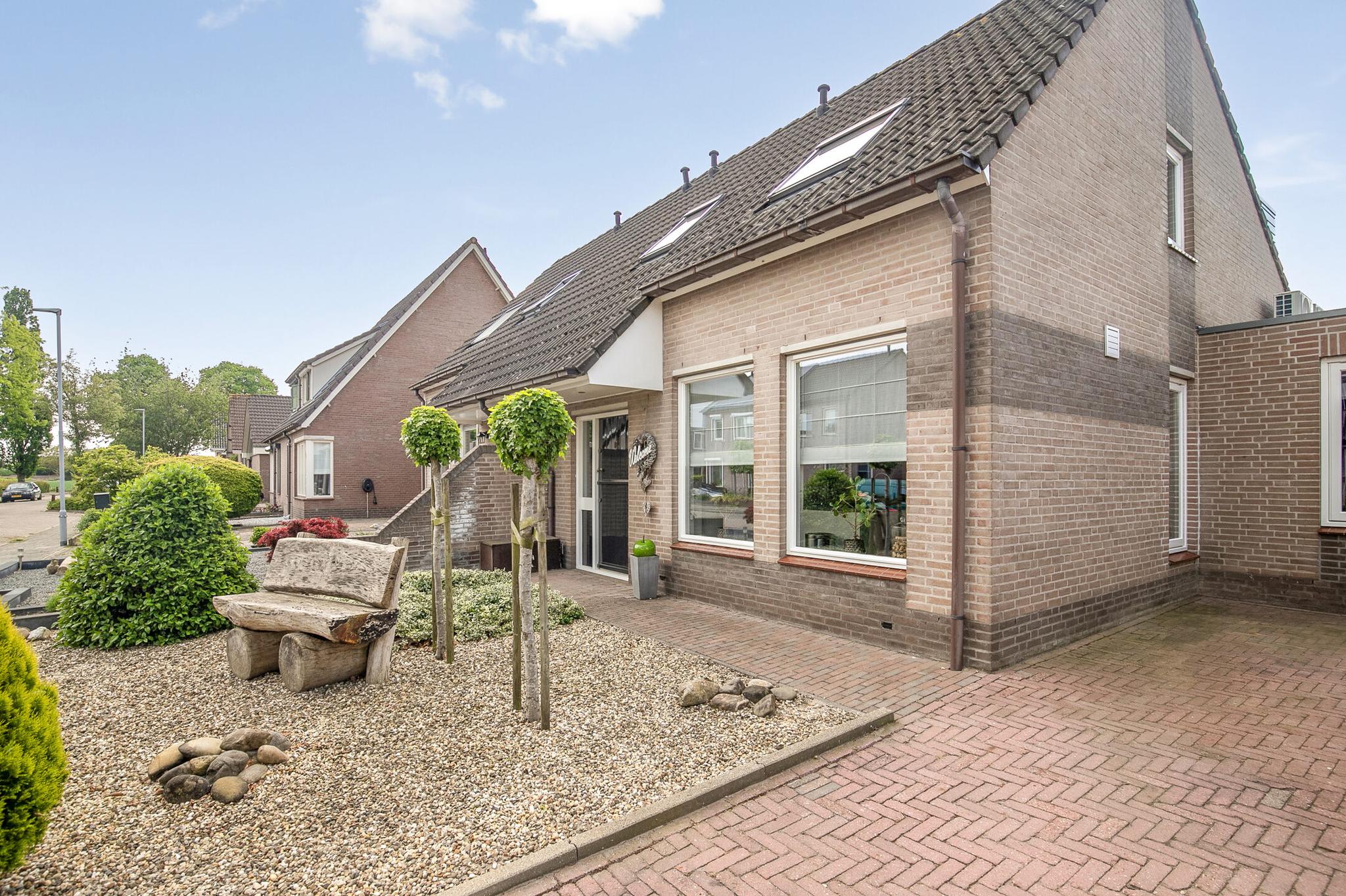 BL100461-12433-Willem-van-Oranjestraat-40,-Poederoijen-229499484