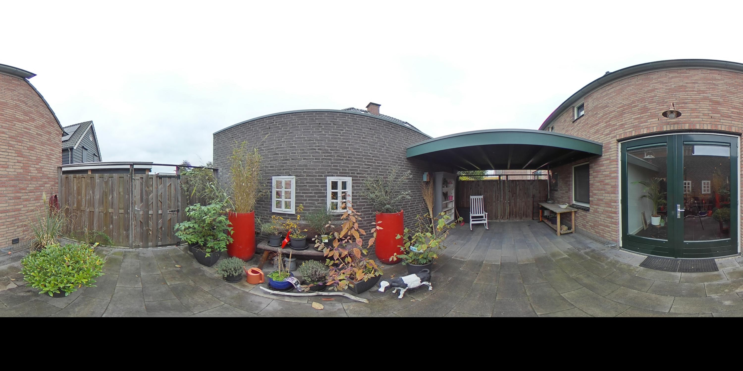 Achtertuin