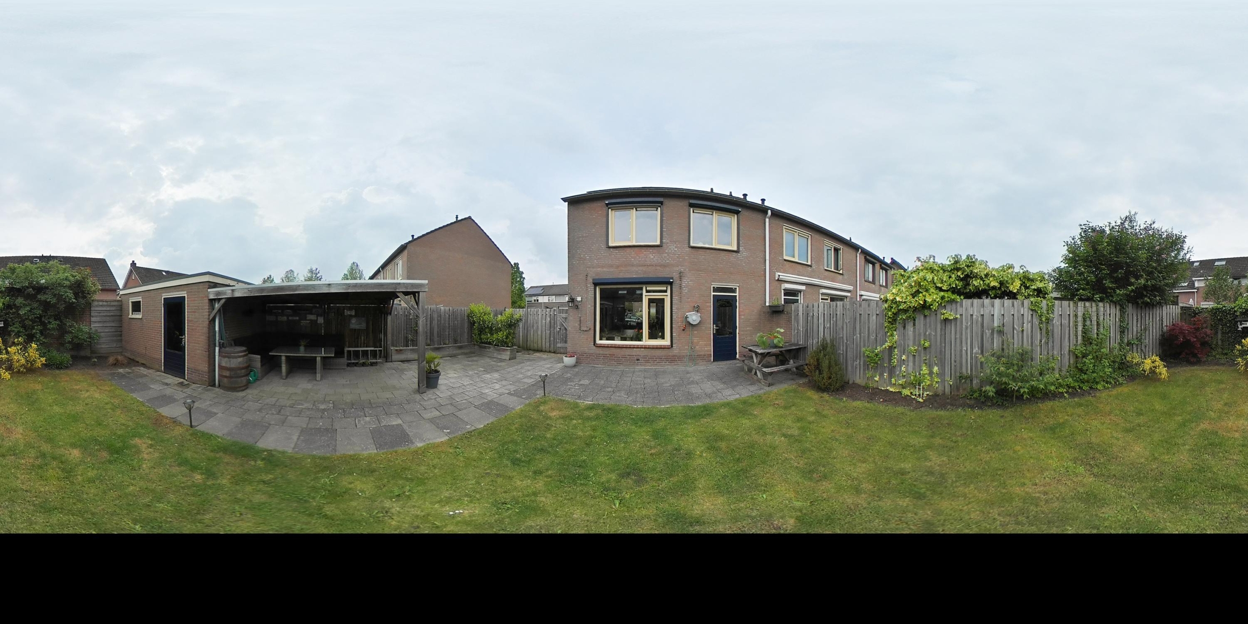 Achtertuin