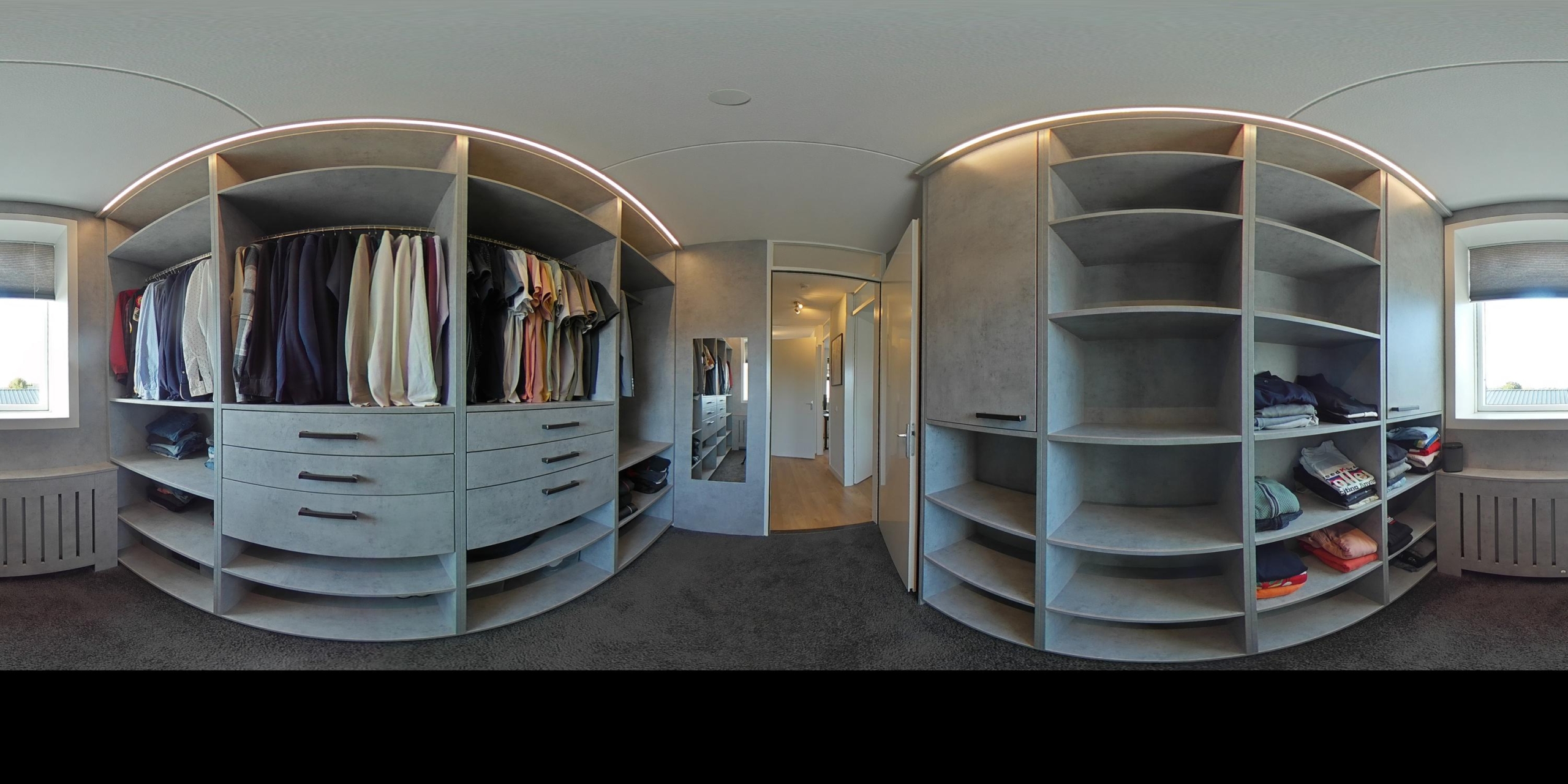 Walk in closet