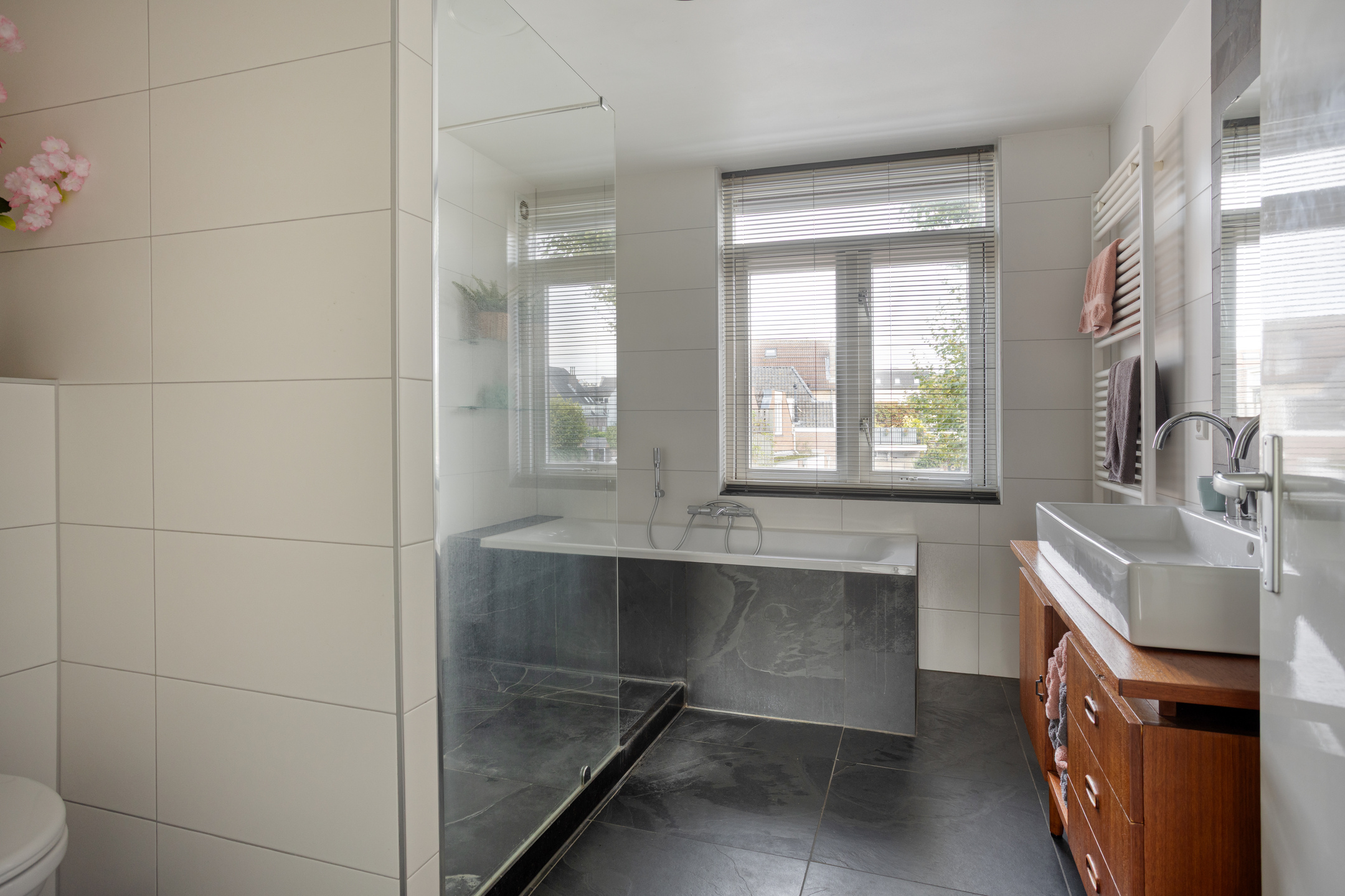 ZL100701-14417-Regulierstraat-2,-Zaltbommel-249329284