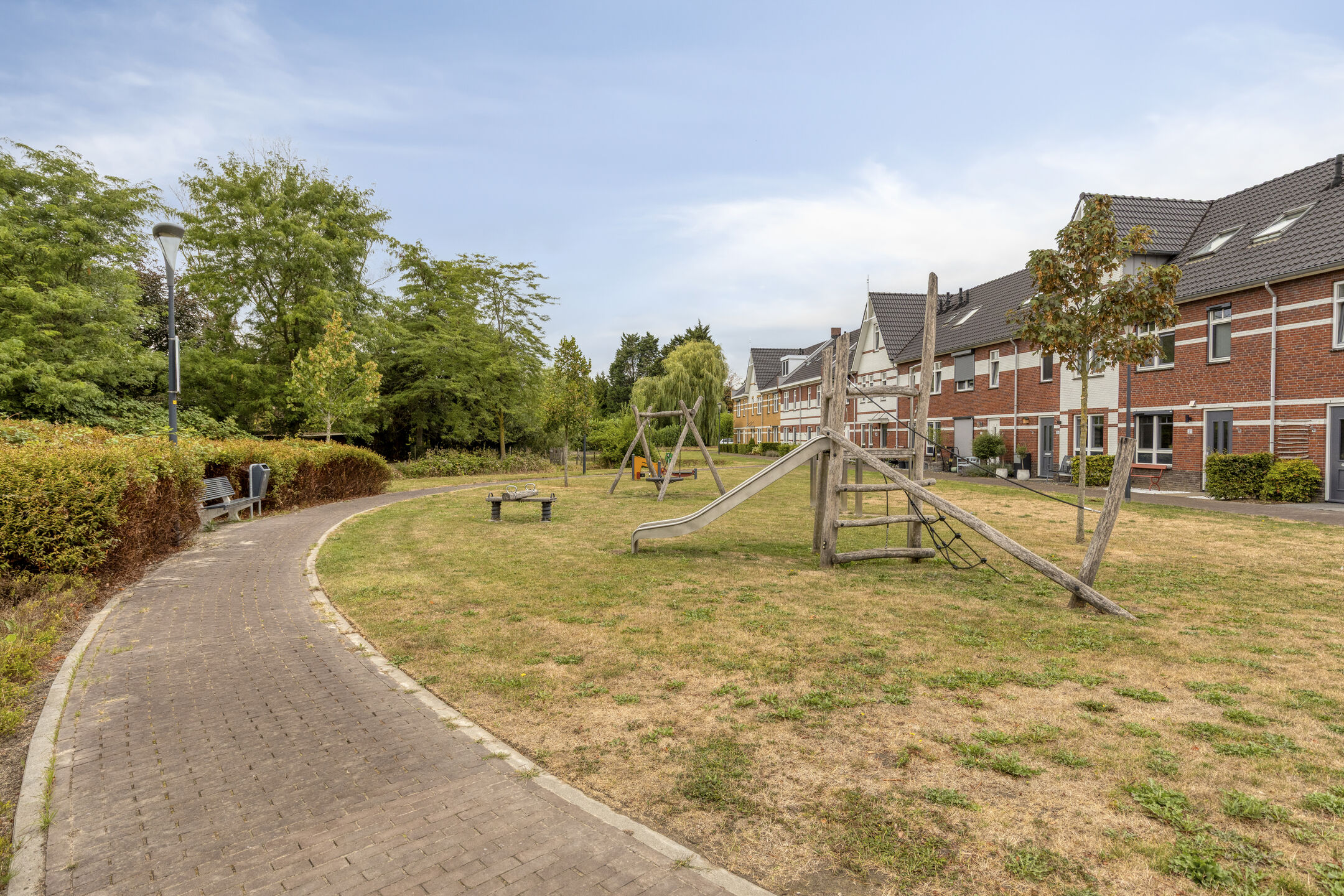 ZL100798-18101-Tinbergenplantsoen-37,-Zaltbommel-288502979