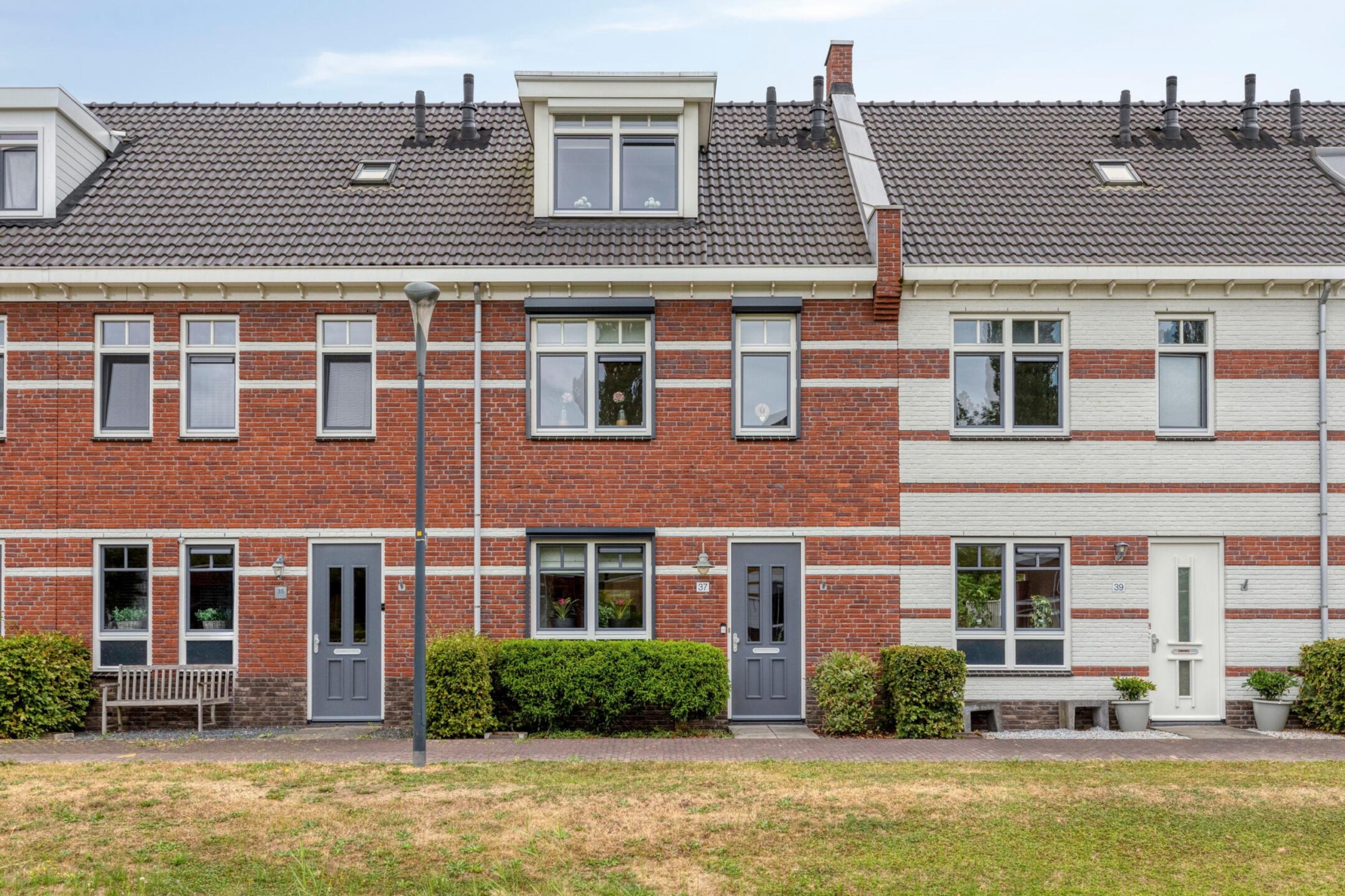 ZL100798-18101-Tinbergenplantsoen-37,-Zaltbommel-289227863