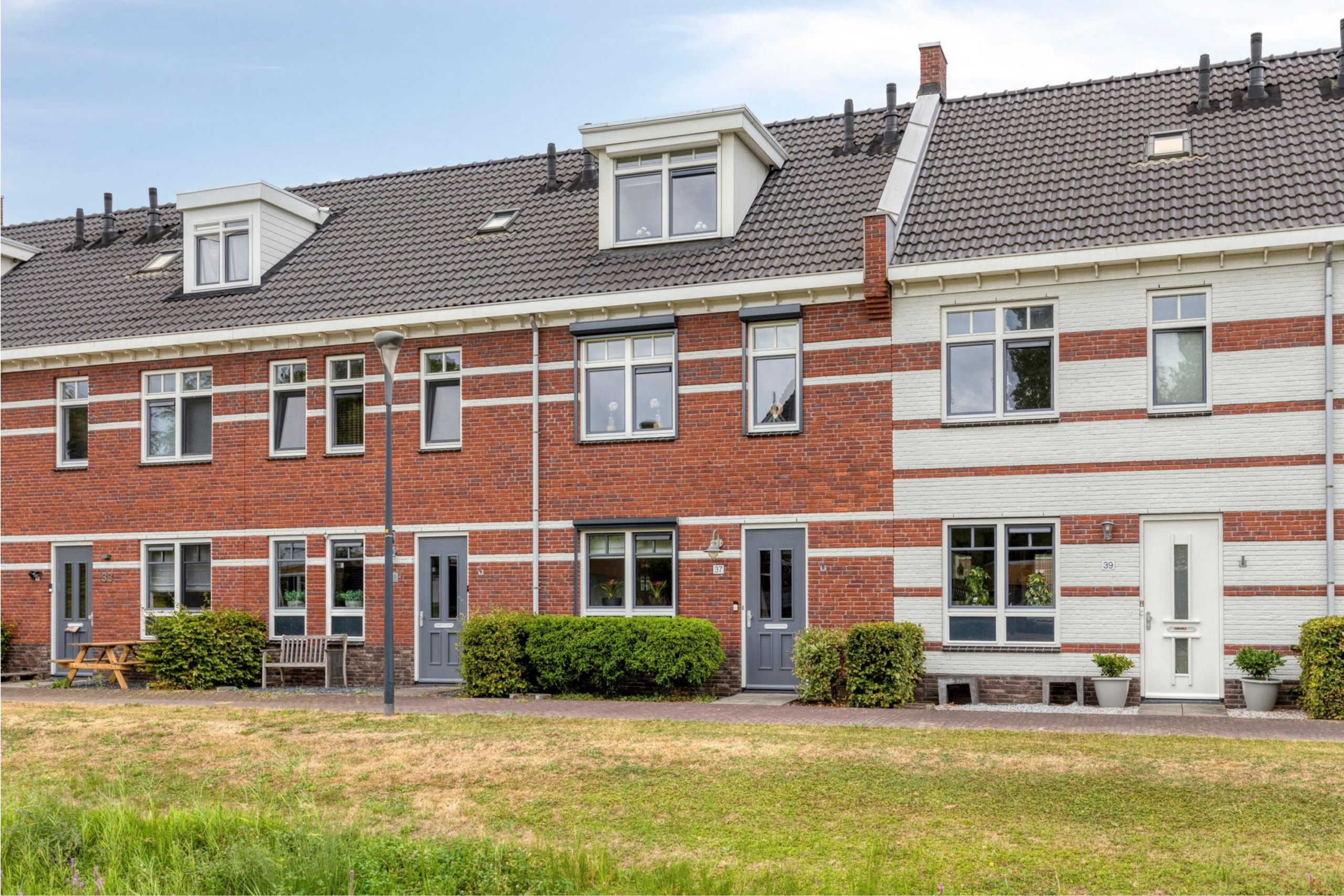 ZL100798-18101-Tinbergenplantsoen-37,-Zaltbommel-289227879